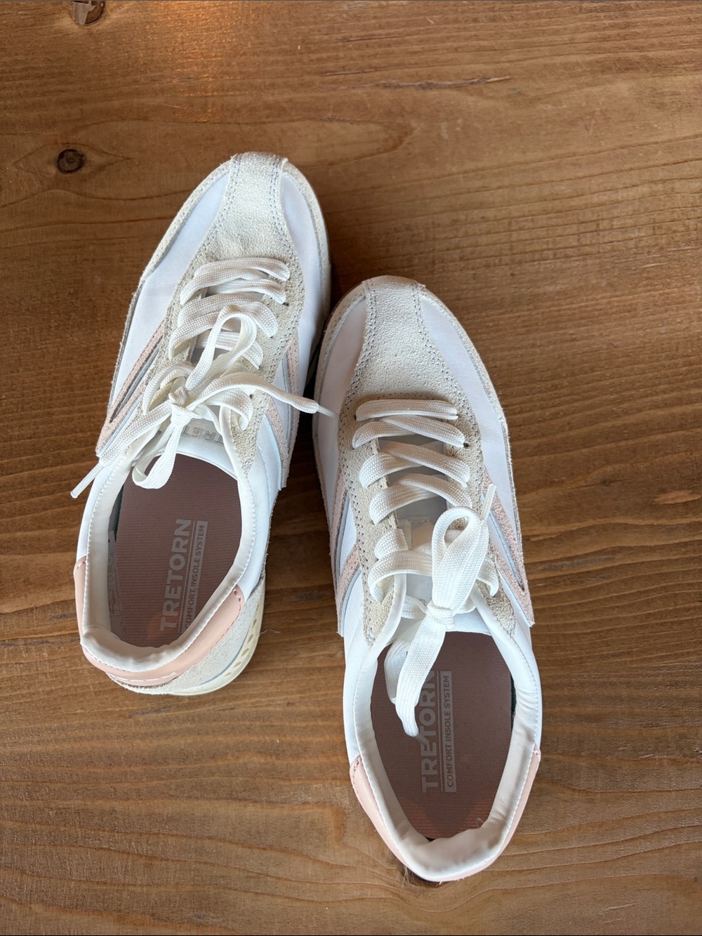 Tretorn women’s tennis shoes - worn once!